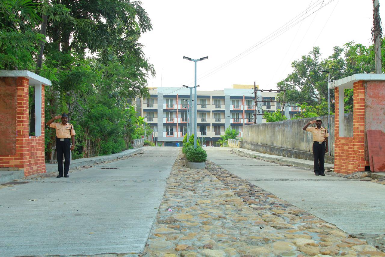 Kuttālam Five Falls Resort מראה חיצוני תמונה