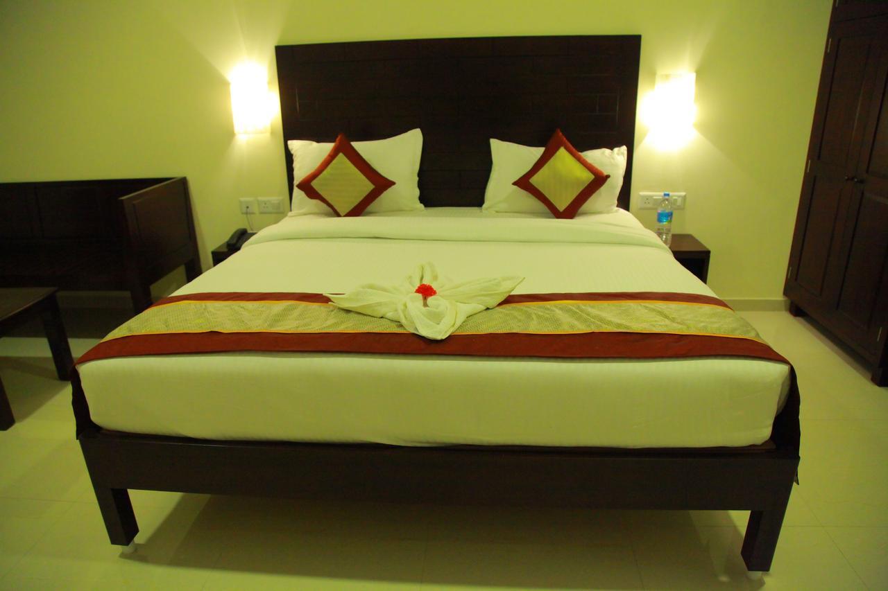 Kuttālam Five Falls Resort מראה חיצוני תמונה