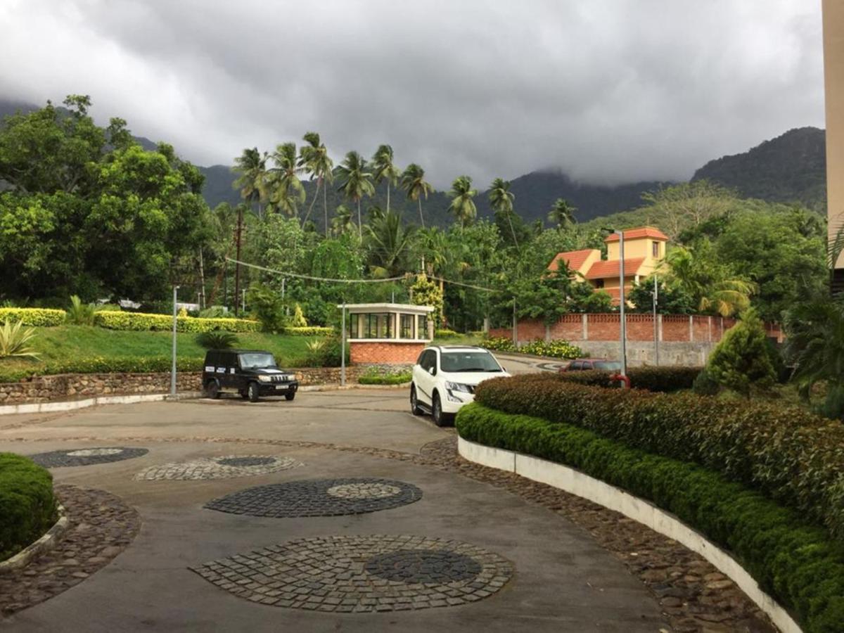 Kuttālam Five Falls Resort מראה חיצוני תמונה
